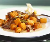 Reh mit Kürbis