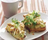 Toast mit Hähnchenbrustfilet