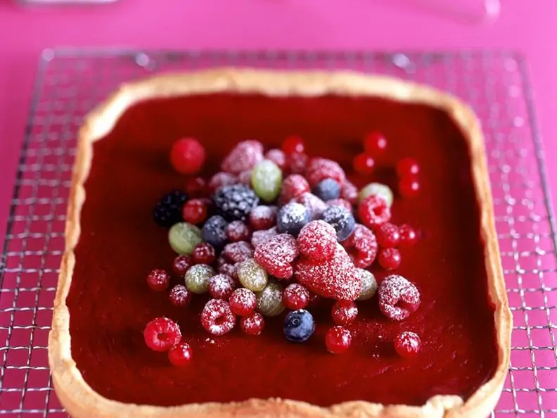 Mürbeteigkuchen mit Beeren