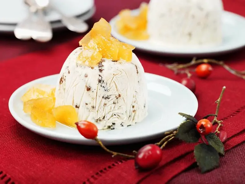 Lebkuchen-Eis mit Mangokompott