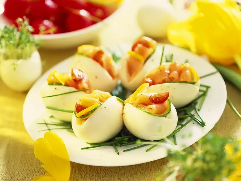 Eier mit Räucherlachs