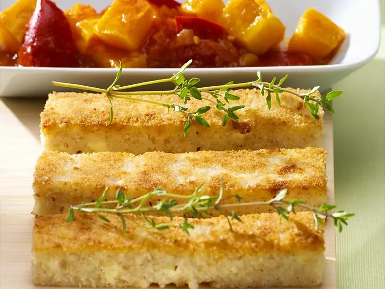 Grießschnitten mit Paprikagemüse