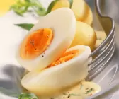 Kartoffeln mit Ei und Senfsauce