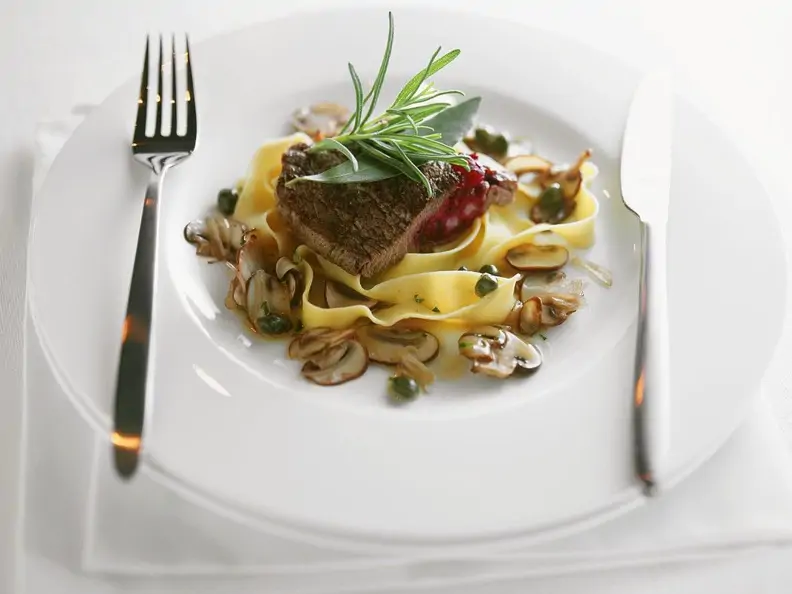Rinderfilet auf Champignontagliatelle