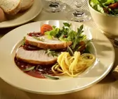 Schweinebraten mit Rotweinsauce