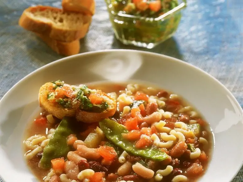 Weiße Bohnensuppe nach Omas Art