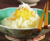 Kokosklebreis mit Mungobohnenpüree