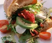 Avocado-Tomaten-Sandwich