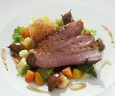 Entenbrust mit Grieß-Klößchen