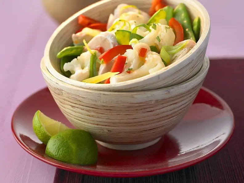 Sü-scharfer Gemüse-Hähnchensalat