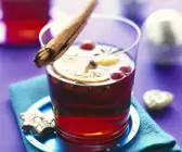 Glühwein mit Apfel