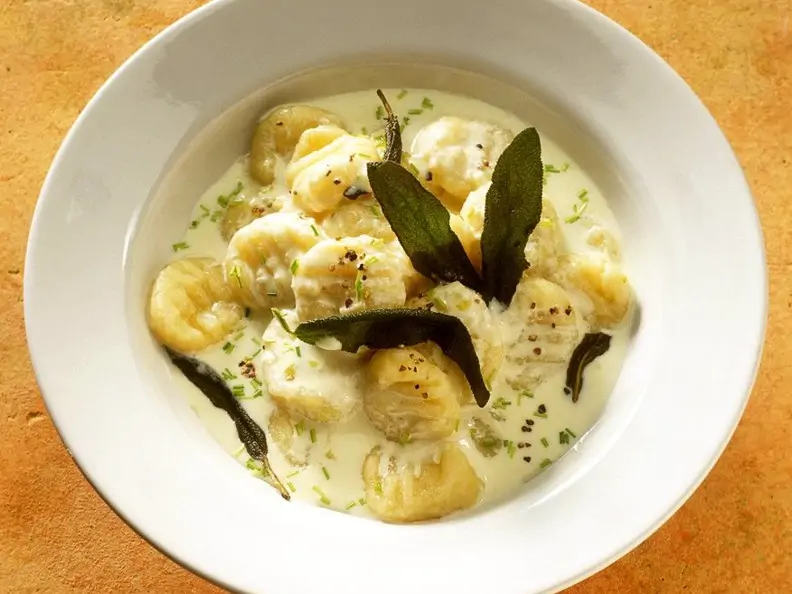 Gnocchi mit Käsesauce und Salbei