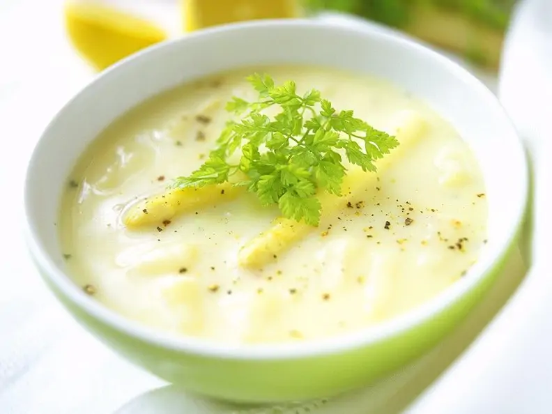 Spargelsuppe
