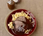Sauerbraten mit Spätzle