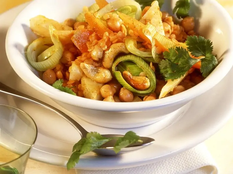 Hülsenfrüchteeintopf mit Gemüse