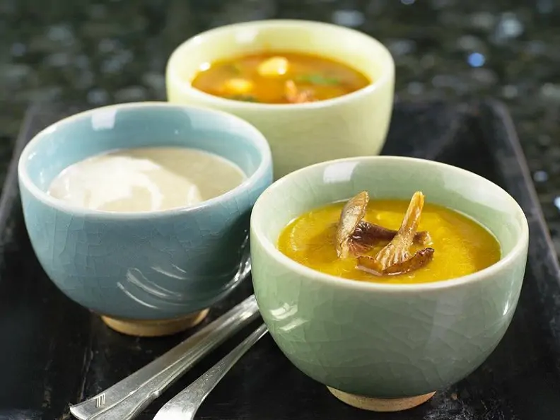 Kokos- und Currysuppen