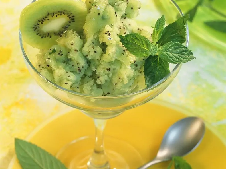 Grüner Tee-Sorbet mit Kiwi und Limetten