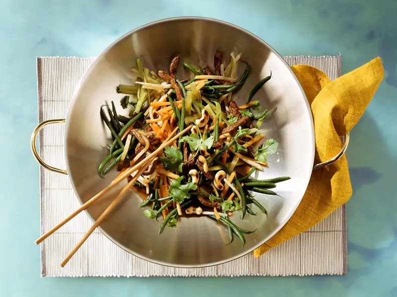 Rindfleisch mit Gemüse aus dem Wok