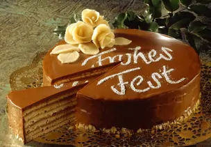 Baumkuchen-Torte mit Schokolade