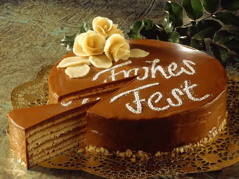 Baumkuchen-Torte mit Schokolade