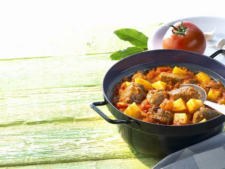 Schweinefleisch-Gemüse-Eintopf