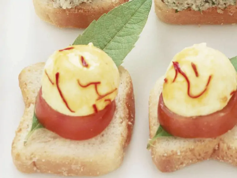 Tomaten-Frischkäse-Toasts