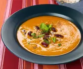Muskat-Kürbissuppe mit Kidneybohnen