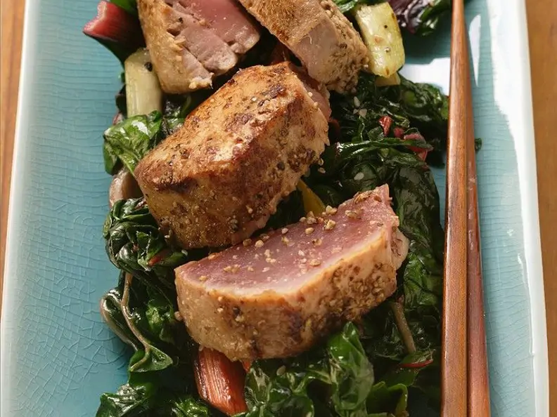 Thunfisch auf Mangold