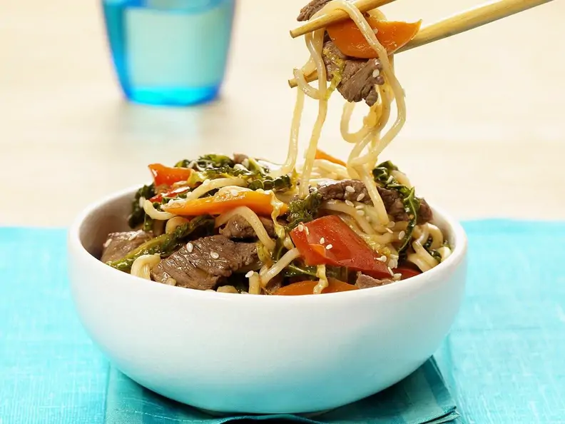 Nudelpfanne mit Rindfleisch