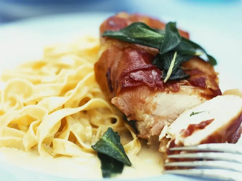 Hähnchen im Schinkenmantel mit Salbei
