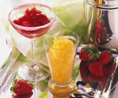Mango- und Erdbeersorbet