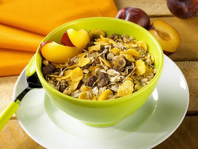 Müsli mit Pflaumen