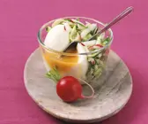 Ei mit Gemüsesauce