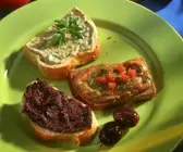 Baguette mit dreierlei Aufstrichen