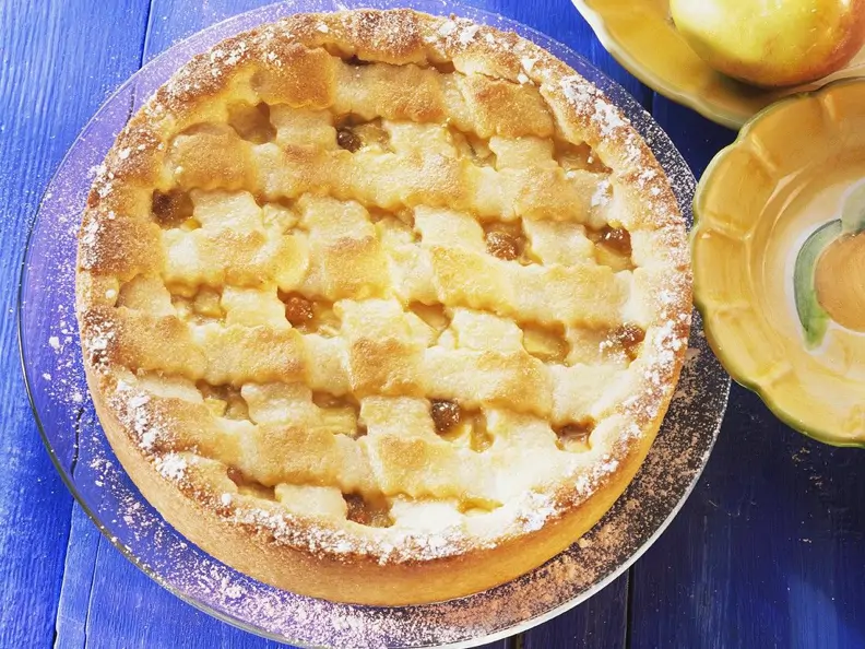 Apfelkuchen mit Teiggitter