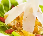 Fruchtsalat mit Parmesan