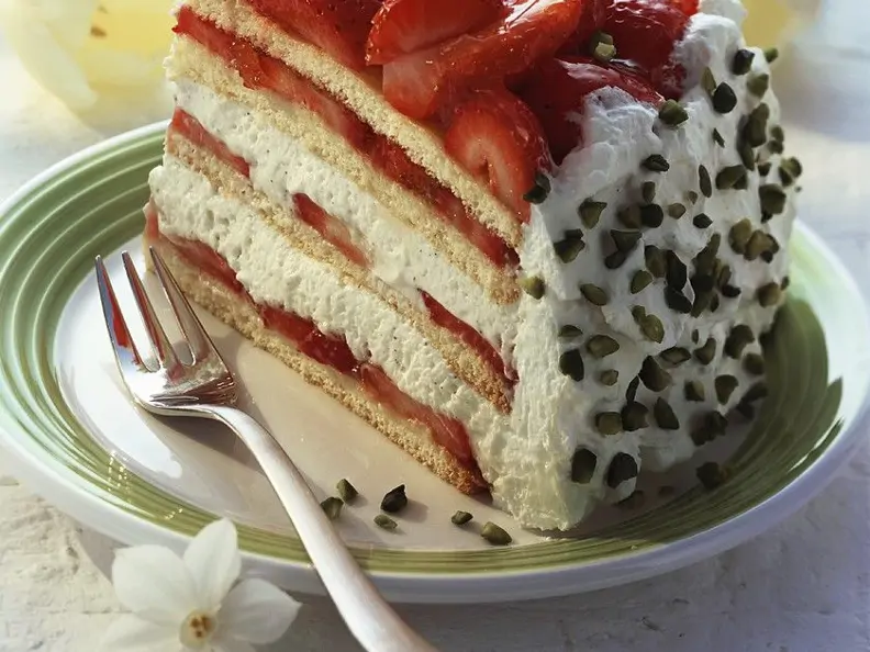Erdbeer-Schichttorte
