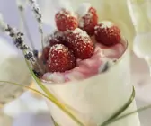 Joghurtcreme mit Himbeeren