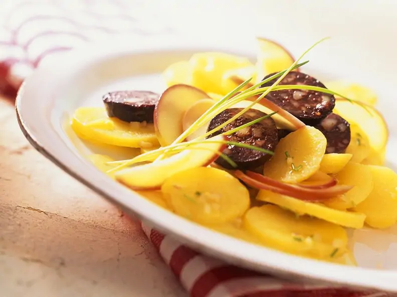 Kartoffelsalat mit Blutwurst
