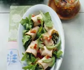 Putenröllchen mit Rucola