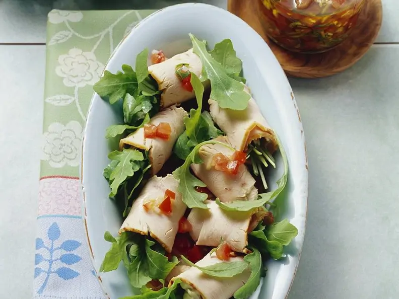 Putenröllchen mit Rucola