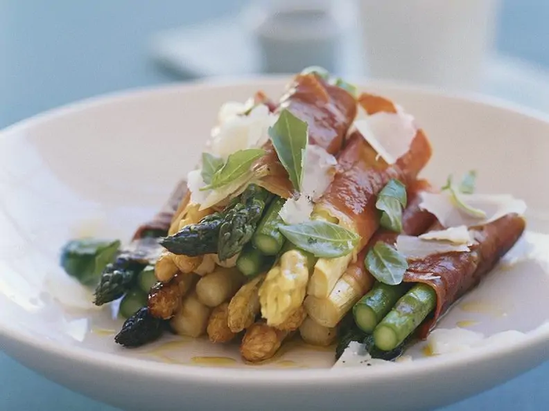 Spargel-Schinkenröllchen