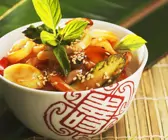 Aisiatische Gemüse-Nudelsuppe