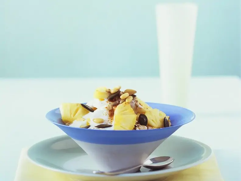 Joghurtmüsli mit Ananas