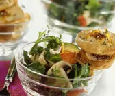 Salat mit Surimi und Pilzen