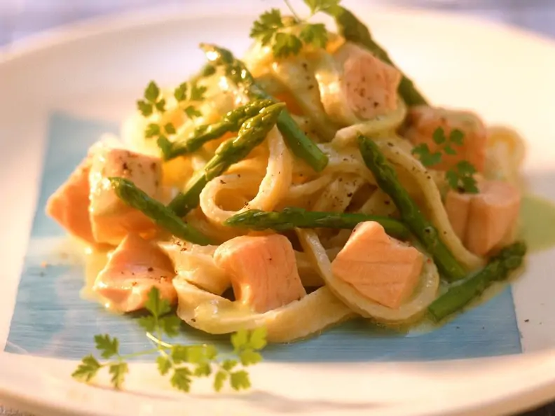 Nudeln mit Lachs