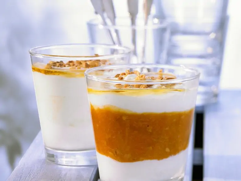 Aprikosenpüree mit Joghurt