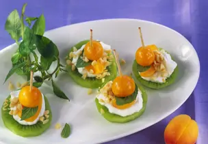 Exotische Fruchthäppchen