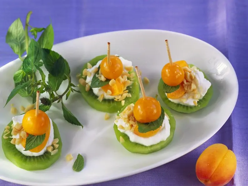 Exotische Fruchthäppchen