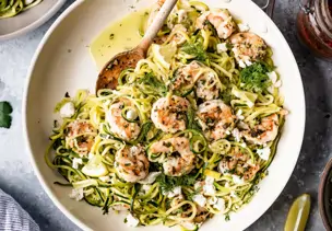 Zoodles mit Garnelen
